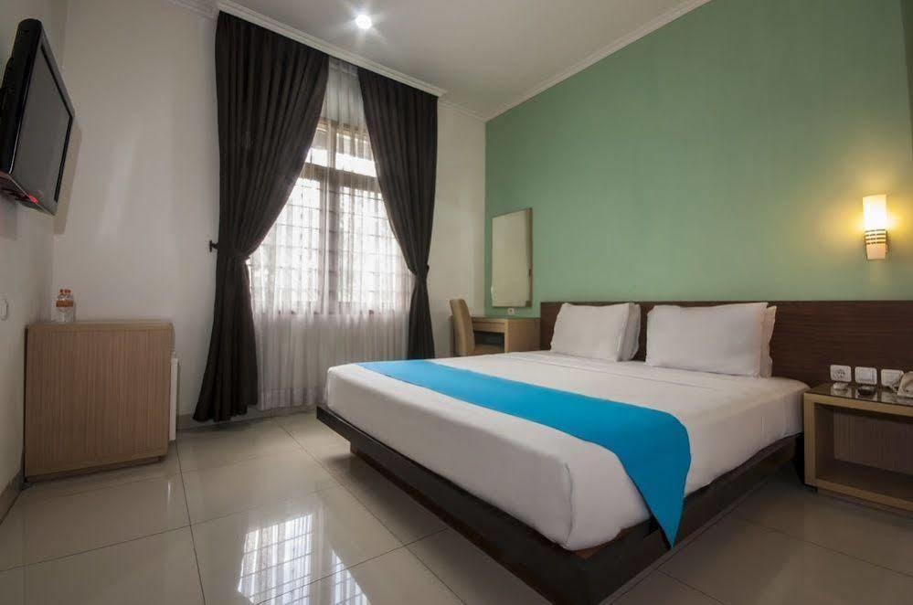 Caryota Hotel Бандунг Екстериор снимка
