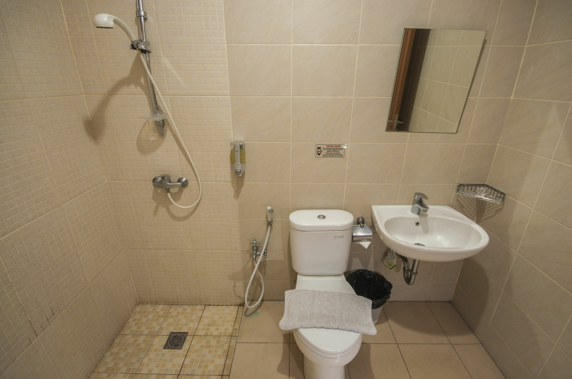 Caryota Hotel Бандунг Екстериор снимка